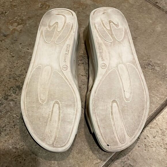 Gentle Souls by Kenneth Cole Gold Gisele 65 Sporty Slide Shoes Womens Size 9 - Picture 7 of 13